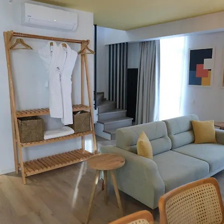 Apartahotel Bird Nest 4*