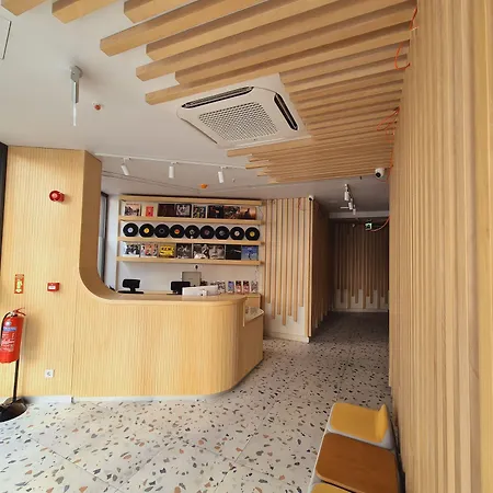 Apartahotel Bird Nest 4*