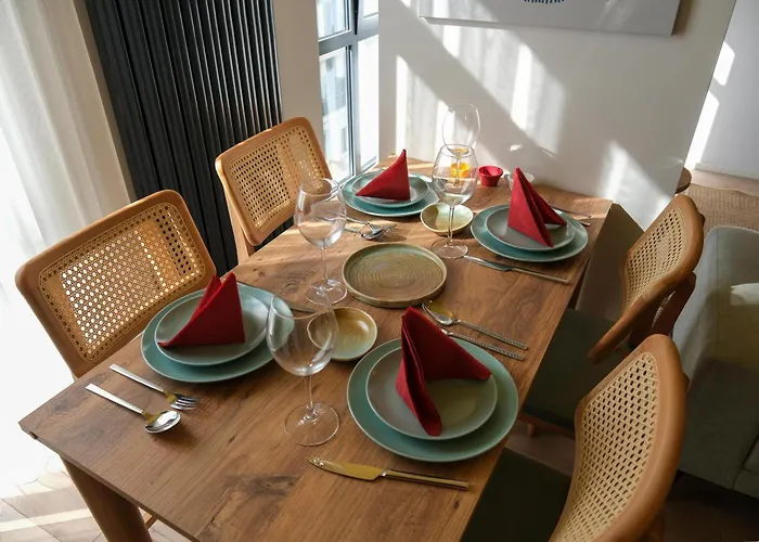 Bird Nest Apartahotel