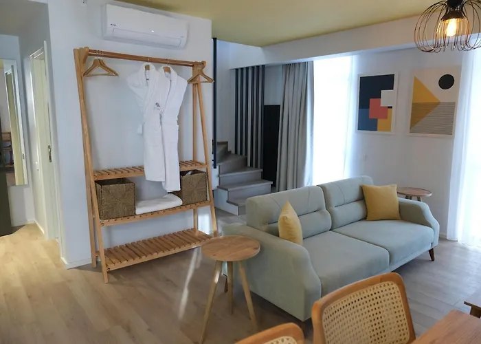 Apartahotel Bird Nest 4*