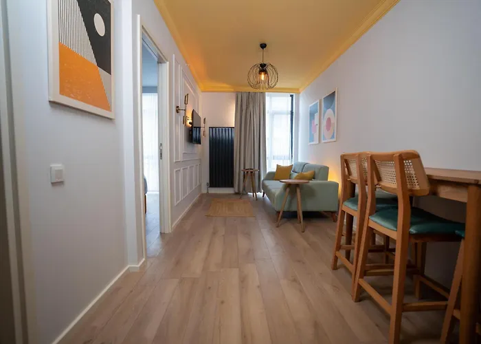 Bird Nest Apartahotel