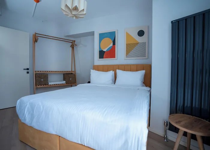 Bird Nest Apartahotel 4*