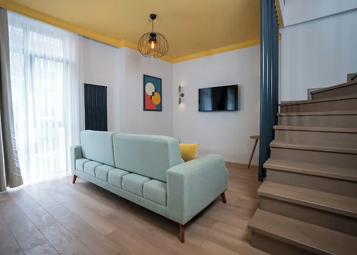 Apartahotel Bird Nest 4*