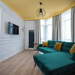 Aparthotel Bird Nest 4*