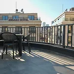 Bird Nest Aparthotel