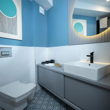 Apartahotel Bird Nest 4*