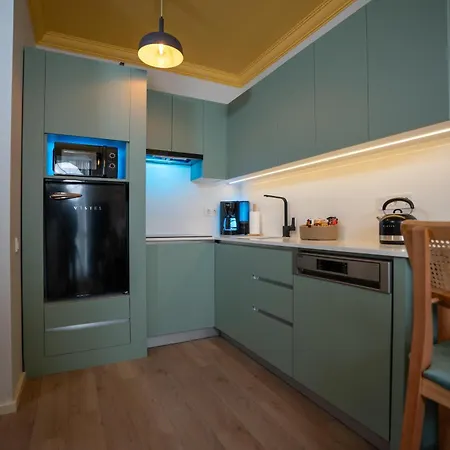 Bird Nest Aparthotel 4*