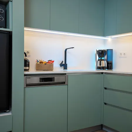 Bird Nest Aparthotel