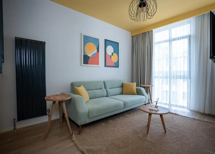 Bird Nest Aparthotel 4*