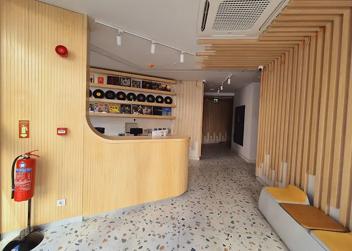 Bird Nest Aparthotel 4*