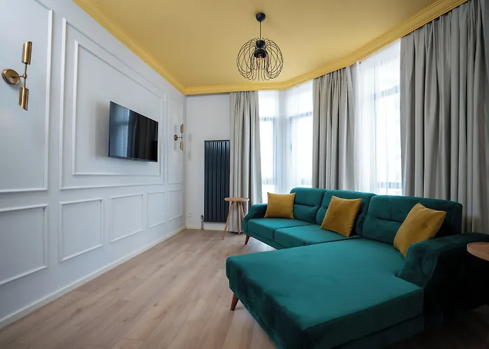 Aparthotel Bird Nest 4*