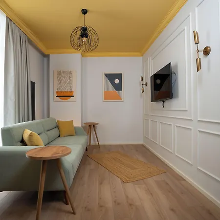 Bird Nest Apart-hotel 4*